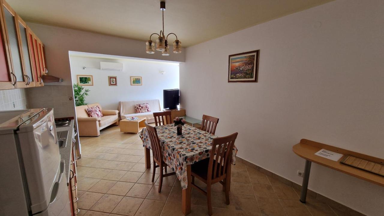 Haus Anica Rab Town Exterior foto